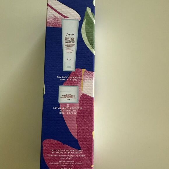 Fresh Soy Face Cleanser & Lotus Youth Preserve Moisturizer Set, New - Picture 4 of 4
